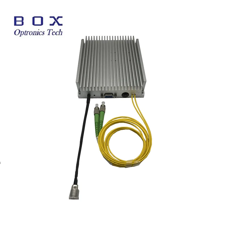Amplificador de fibra dopado con iterbio
